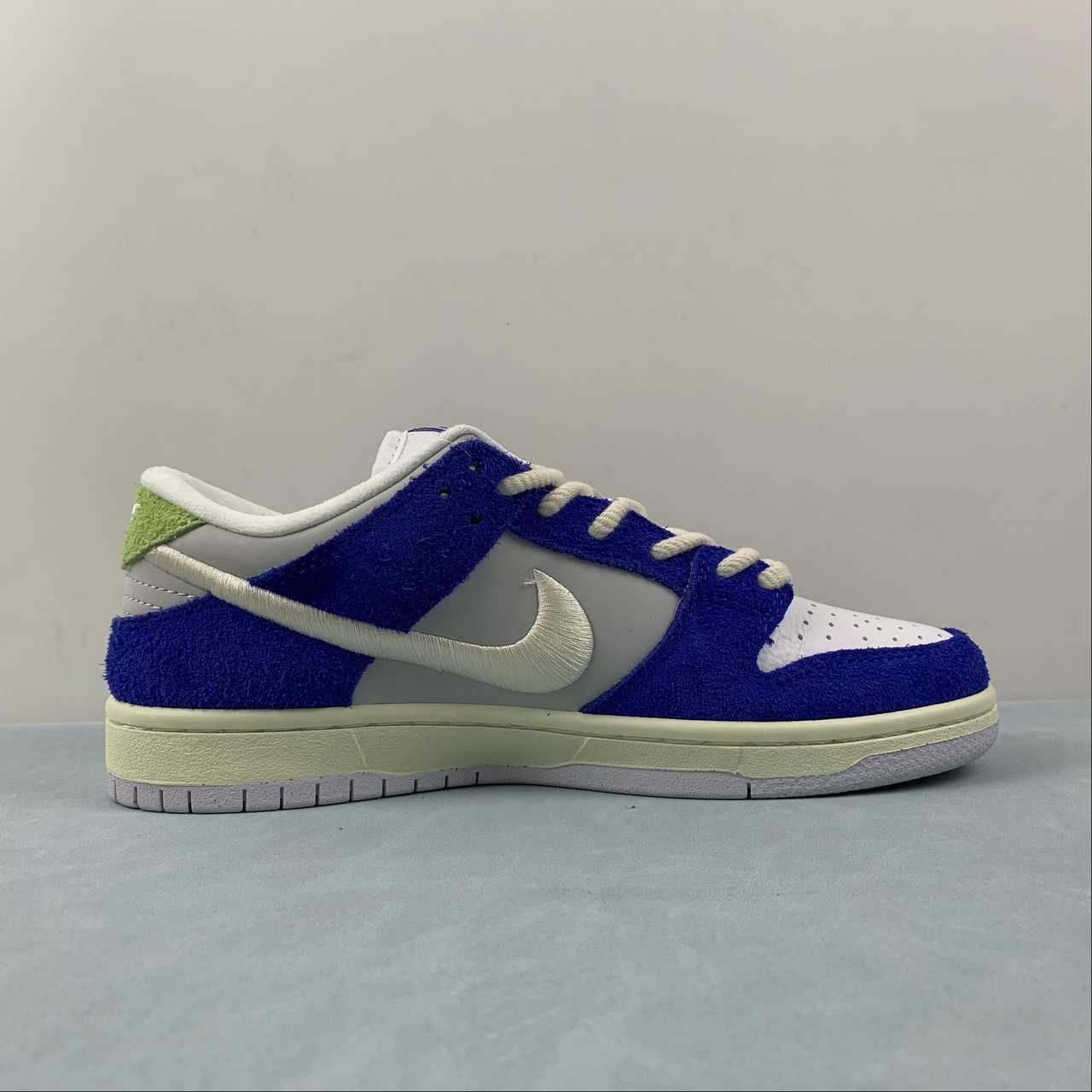 Nike Nike SB Dunk Low Shoes DQ5130-400