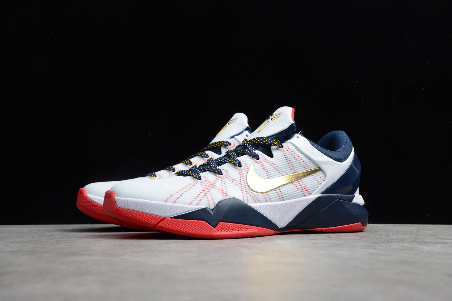 R24 KEOBE 7 Gold Medal 488371-104
