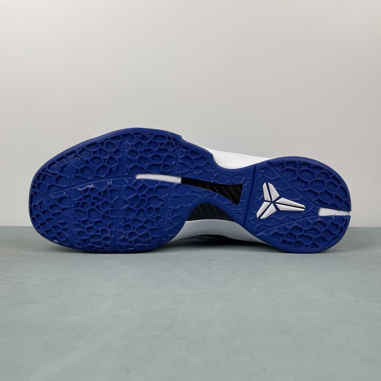 Nike Kobe CW2190-400