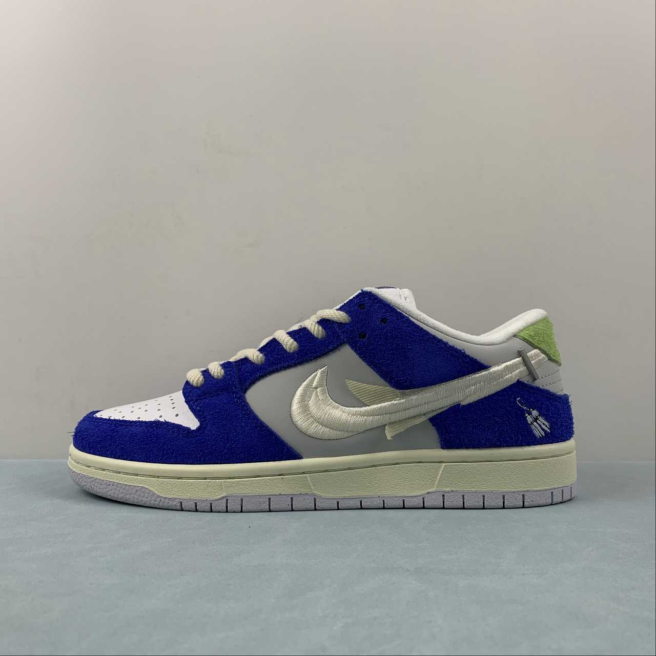 Nike Nike SB Dunk Low Shoes DQ5130-400