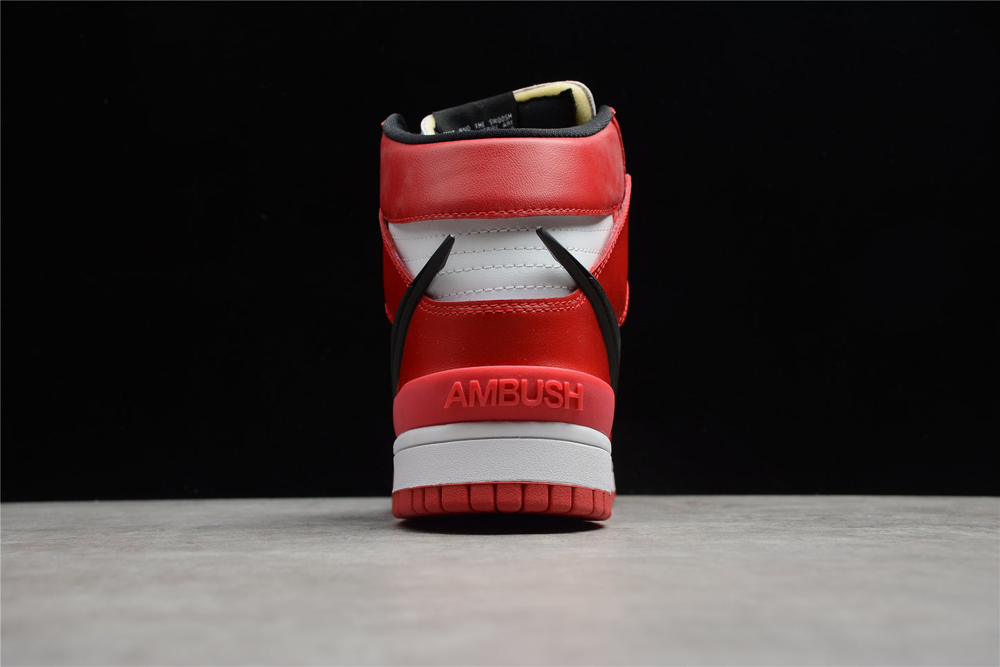 AMBUSH x SB Dunk High SB CU7544-102