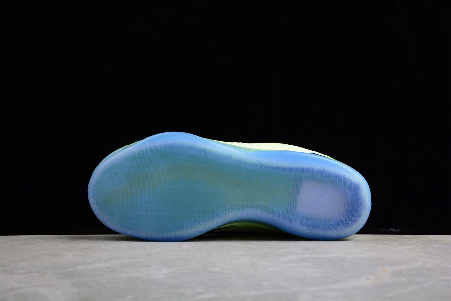 Nike Kobe 11 Low 4KB“Liquid Lime” 824463-334