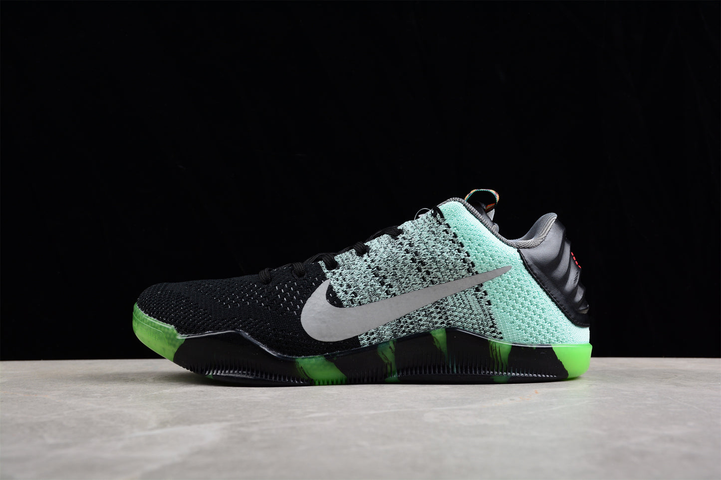 Nike Kobe 11 Low Easter 8244521-305