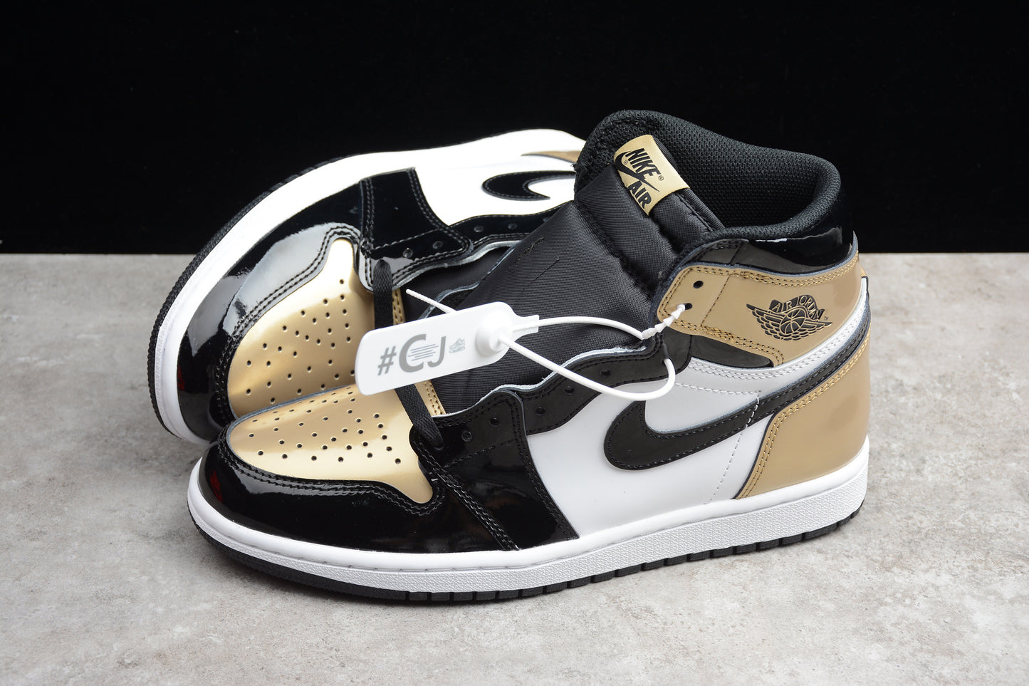 Air Jordan 1 Retro High OG (R40 CJ Premium Version)