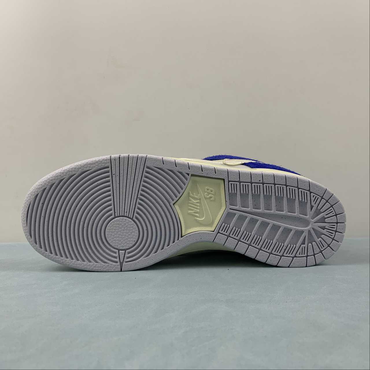 Nike Nike SB Dunk Low Shoes DQ5130-400