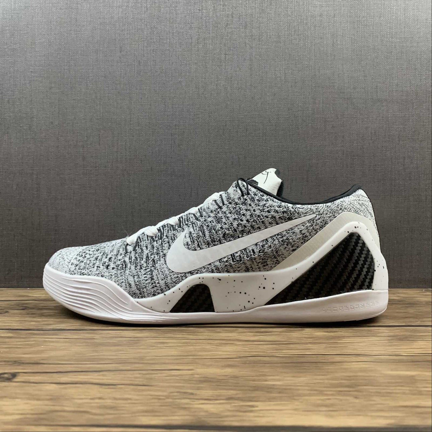 Kobe PROTRO 653456-101