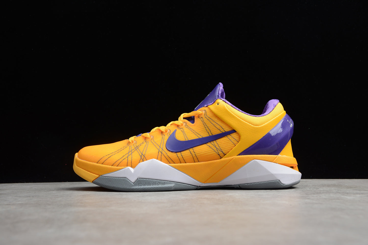 Nike Zoom Kobe 7 “Yin Yang” – 488370-500