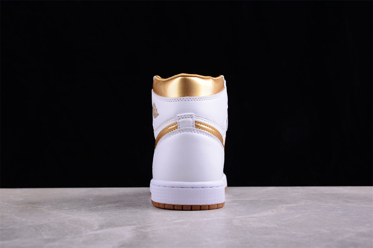 Air Jordan 1 High OG "Metallic Gold" AJ1
