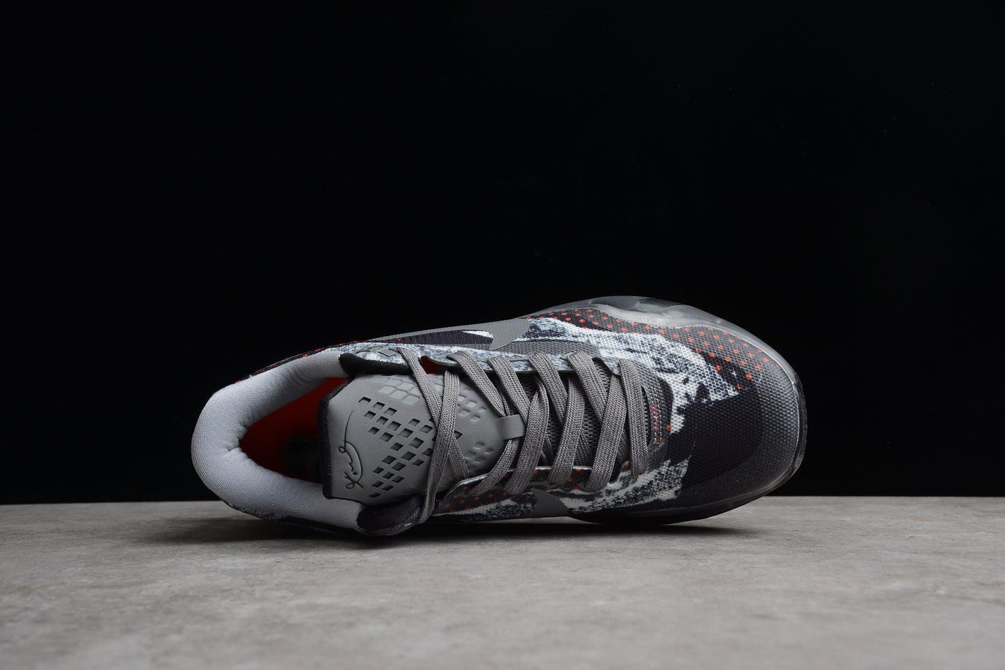 R26 NK Kobe 10 “Pain” 705317-001