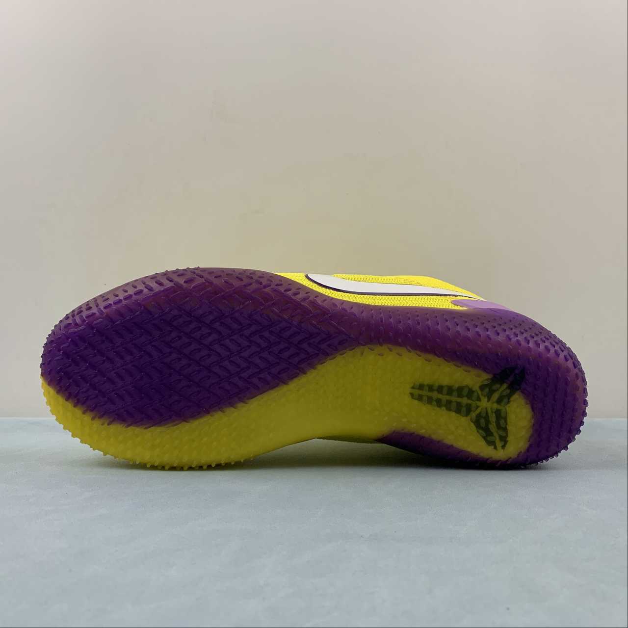 Nike Kobe AQ1087