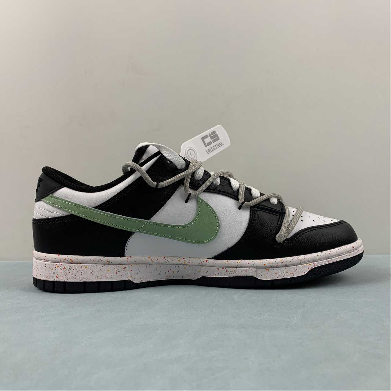 Nike Nike SB Dunk Low Shoes FD4623-143