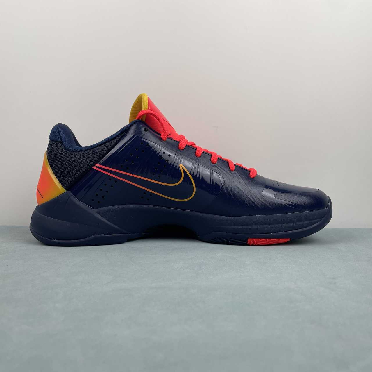 Nike Kobe V IM3207-400