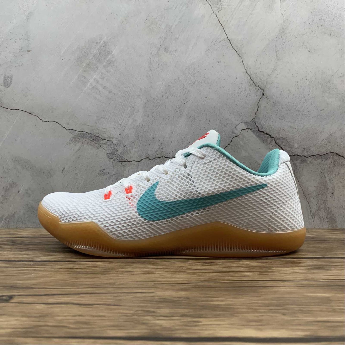 Kobe PROTRO 836184-103