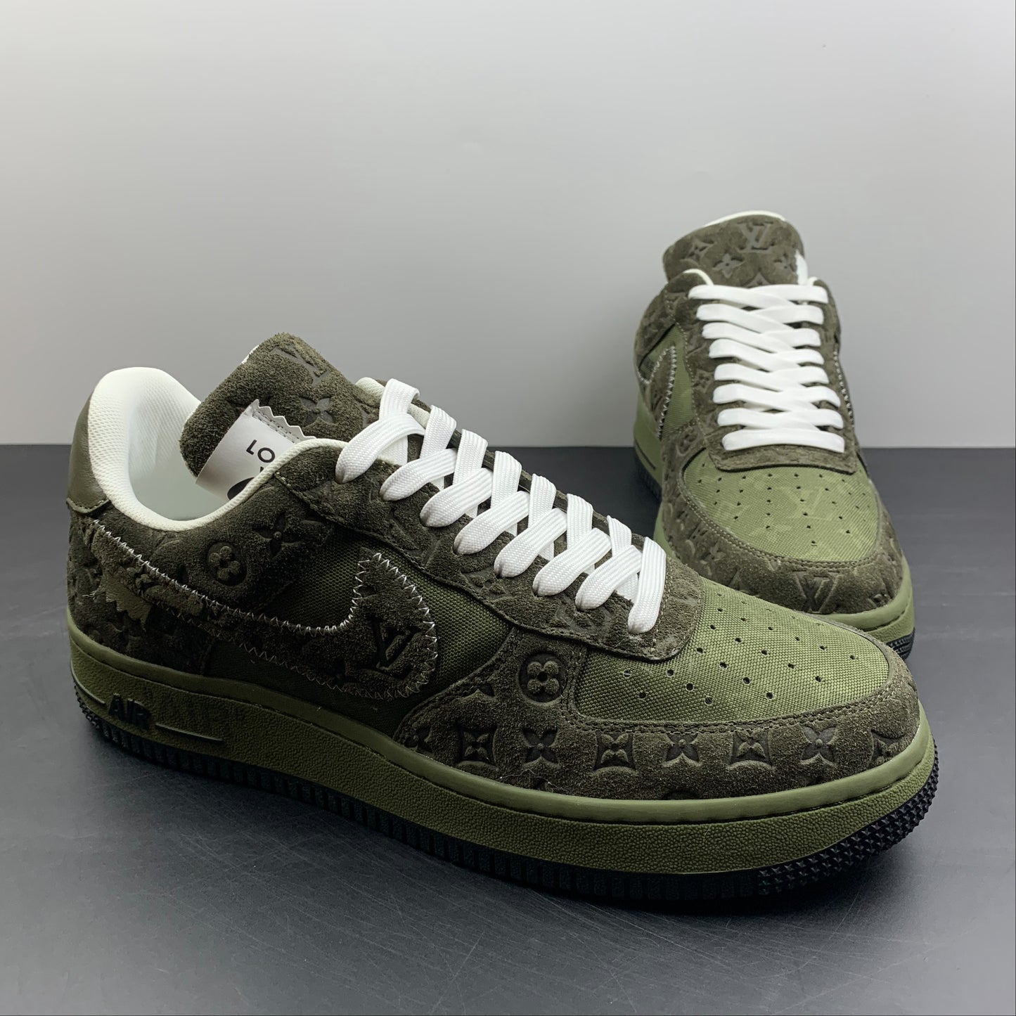 NIKE Air Force 1 LV