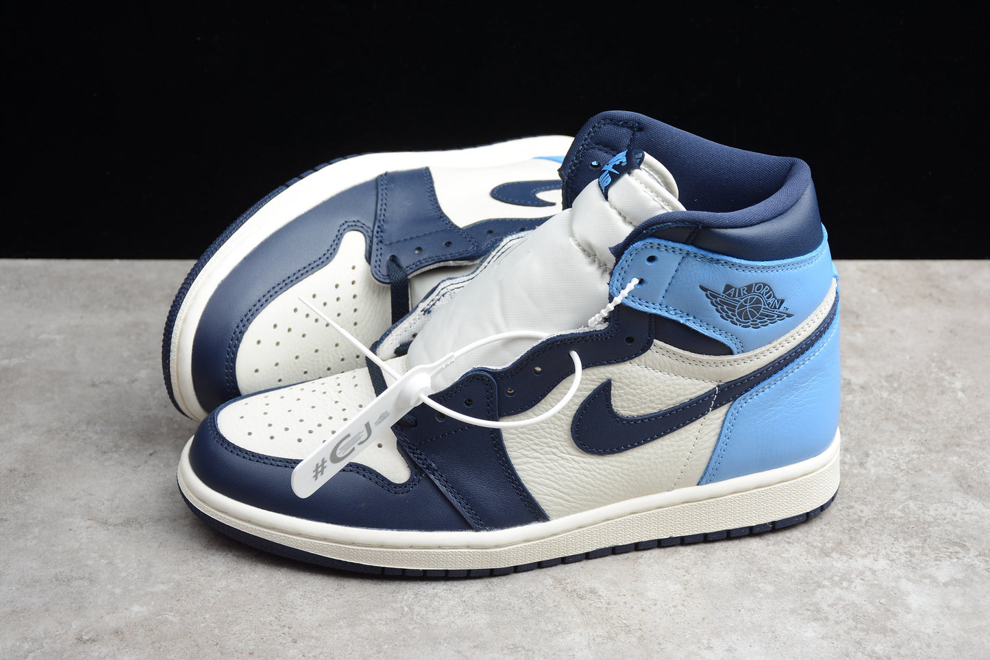 Air Jordan 1 Retro High OG (R40 CJ Premium Version)