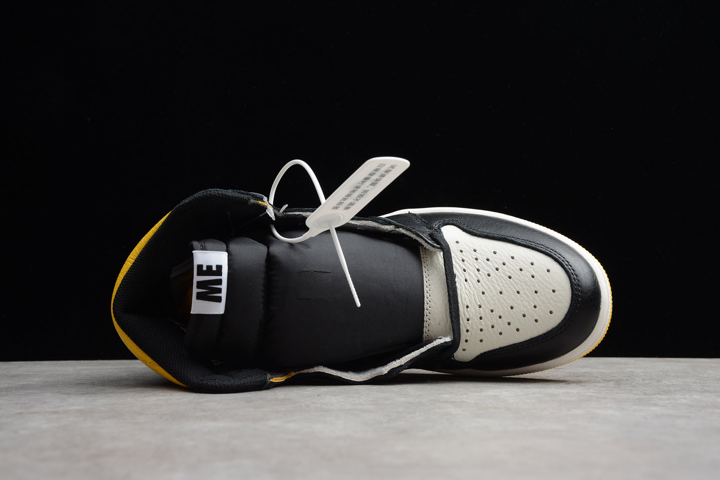 Air Jordan 1 Retro High OG White/Black