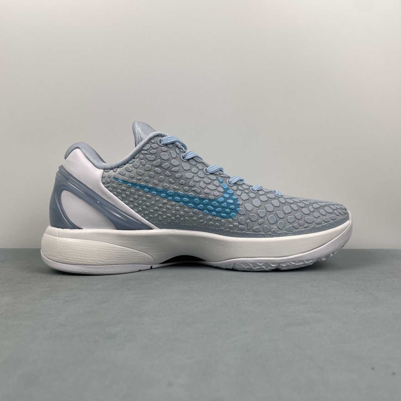 Nike Kobe IO3672-400