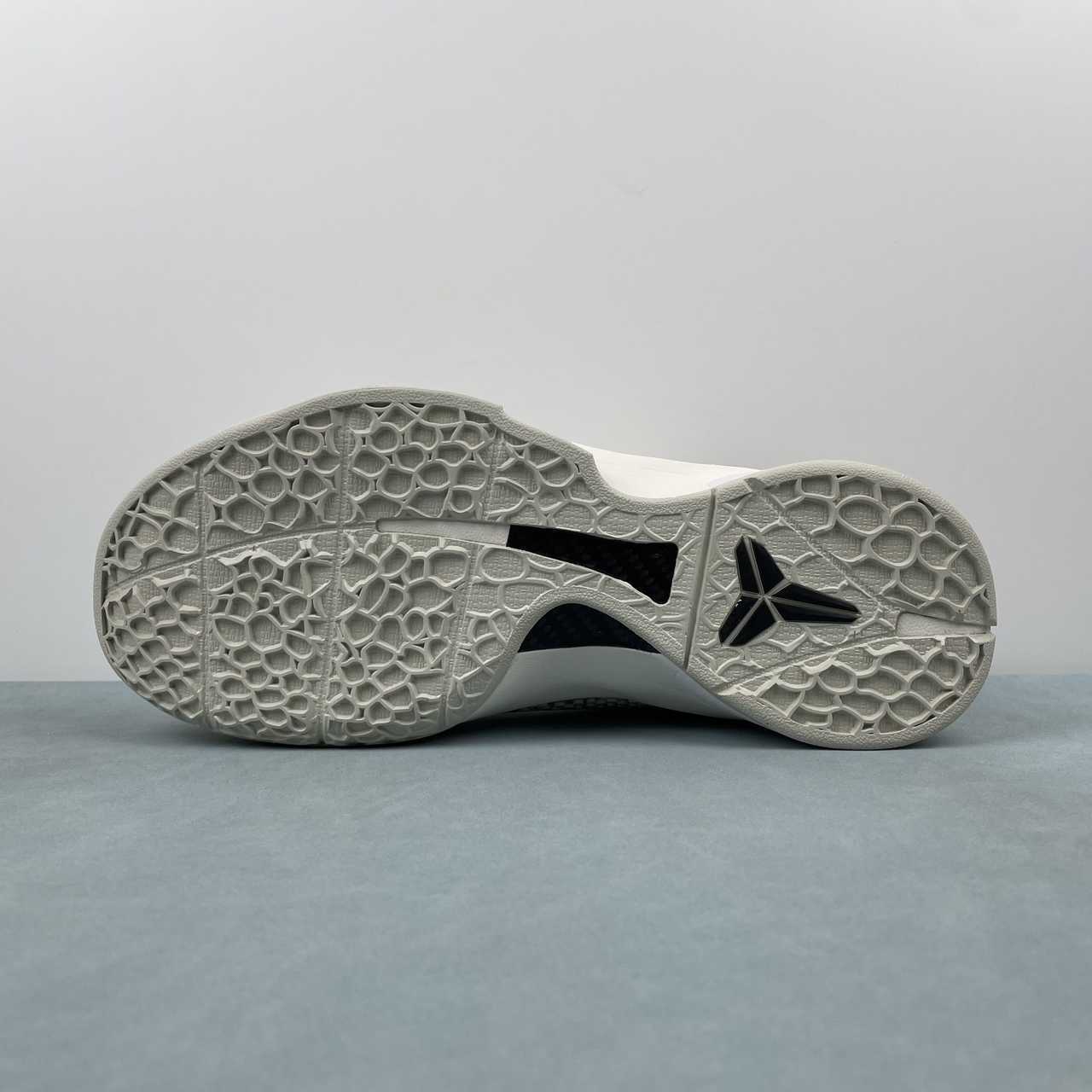 Nike Kobe FQ3546-100