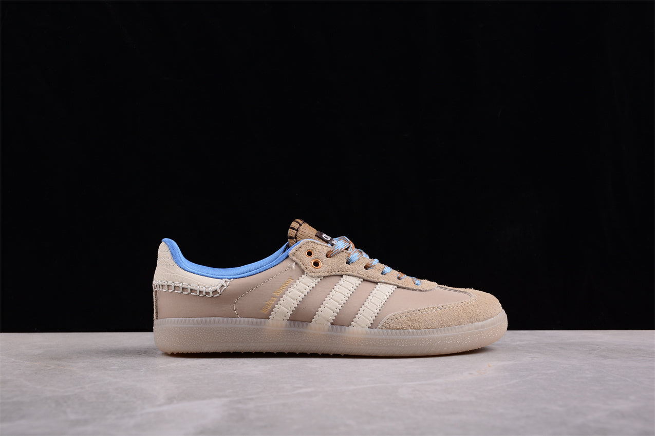 AD Gazelle Indoor IH7261