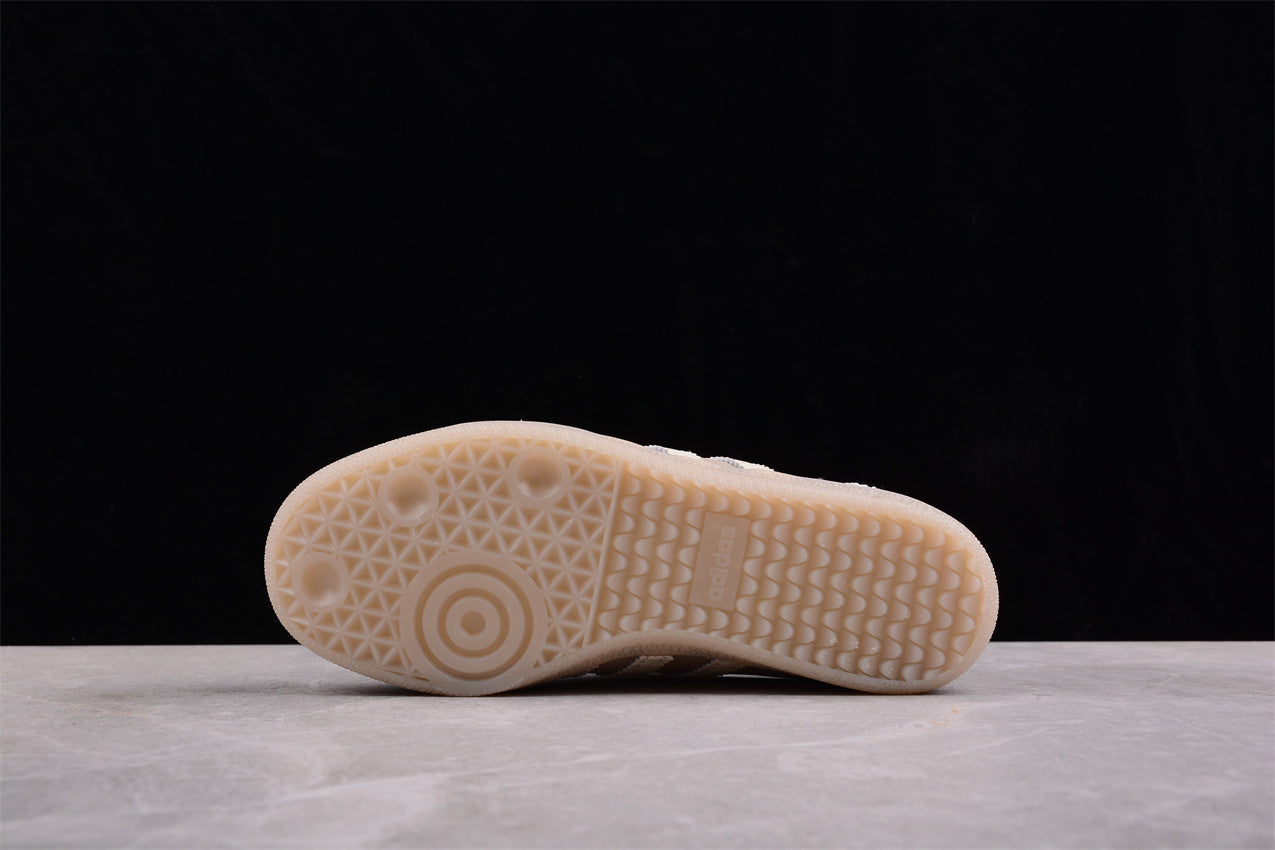 AD Gazelle Indoor IH7261