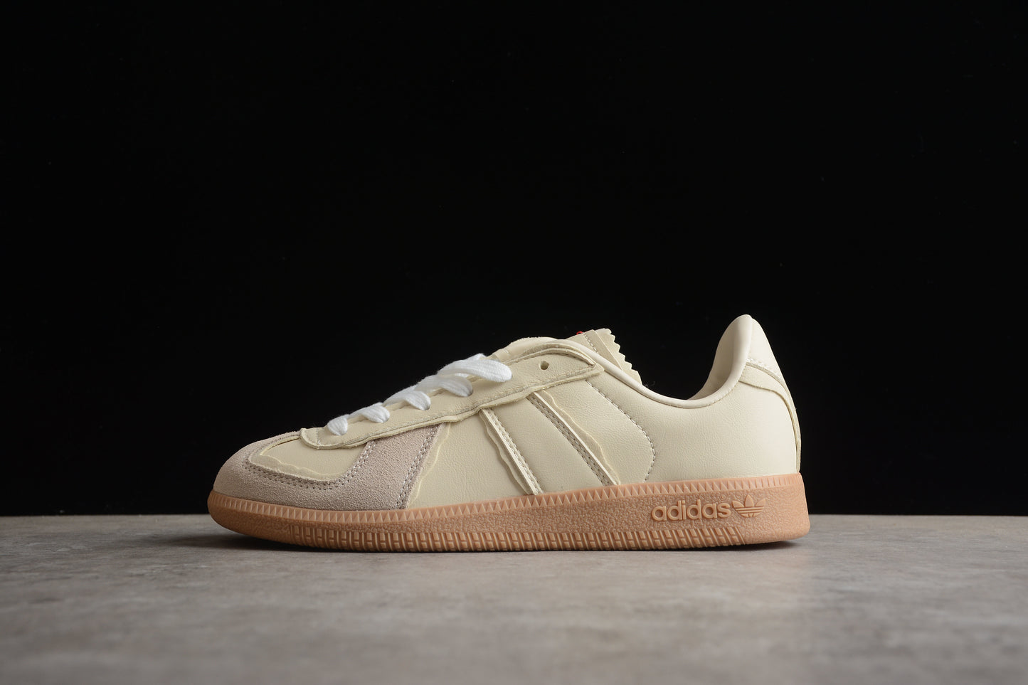 AD Originals German Trainer HQ8511