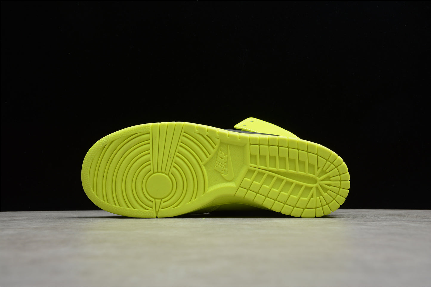 AMBUSH x Nike Dunk High “Flash Lime” – CU7544-300