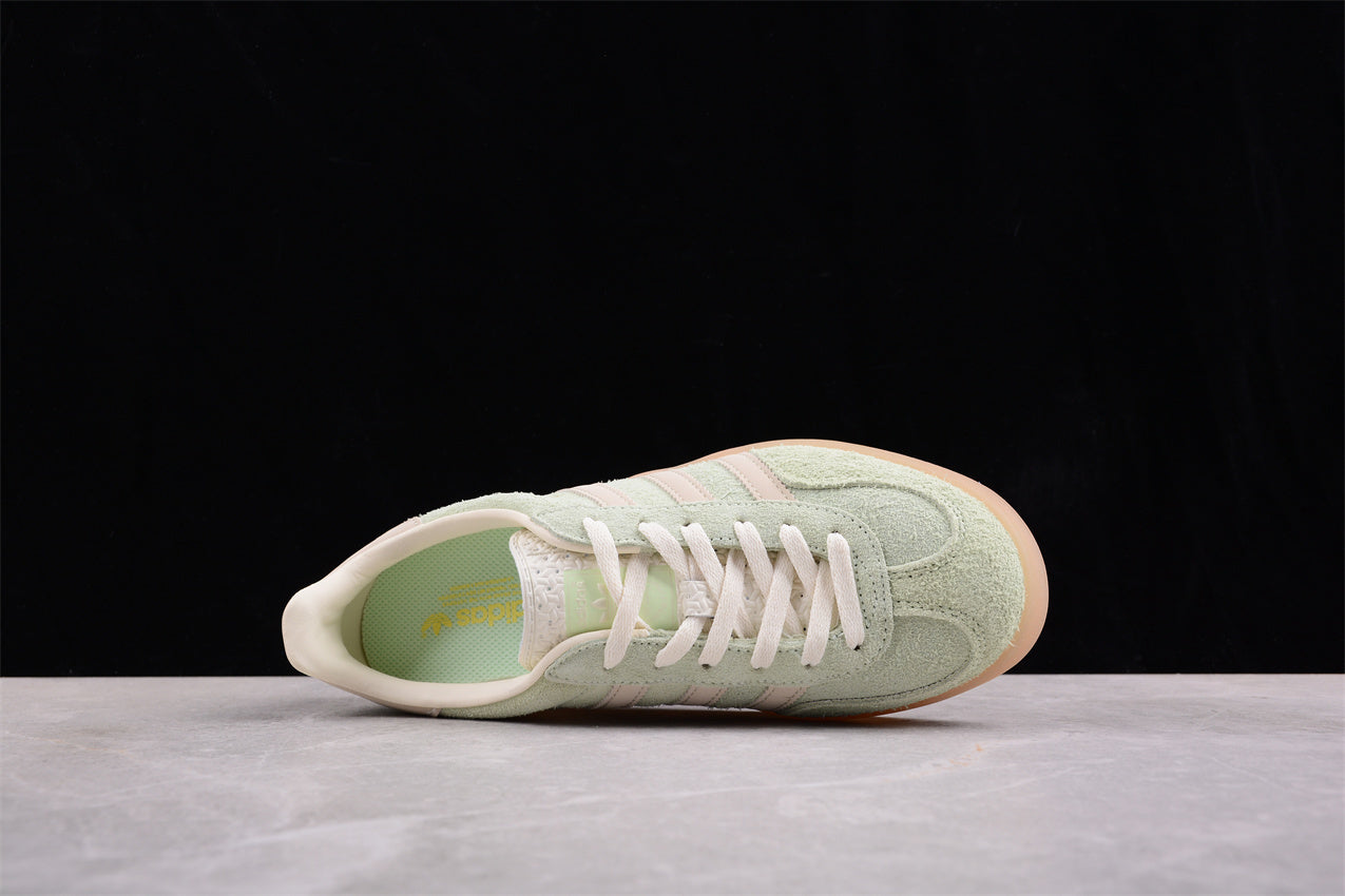 Ad Gazelle Indoor IE2948