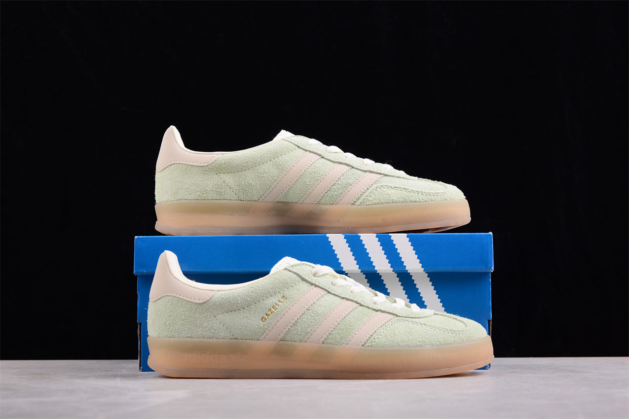 Ad Gazelle Indoor IE2948