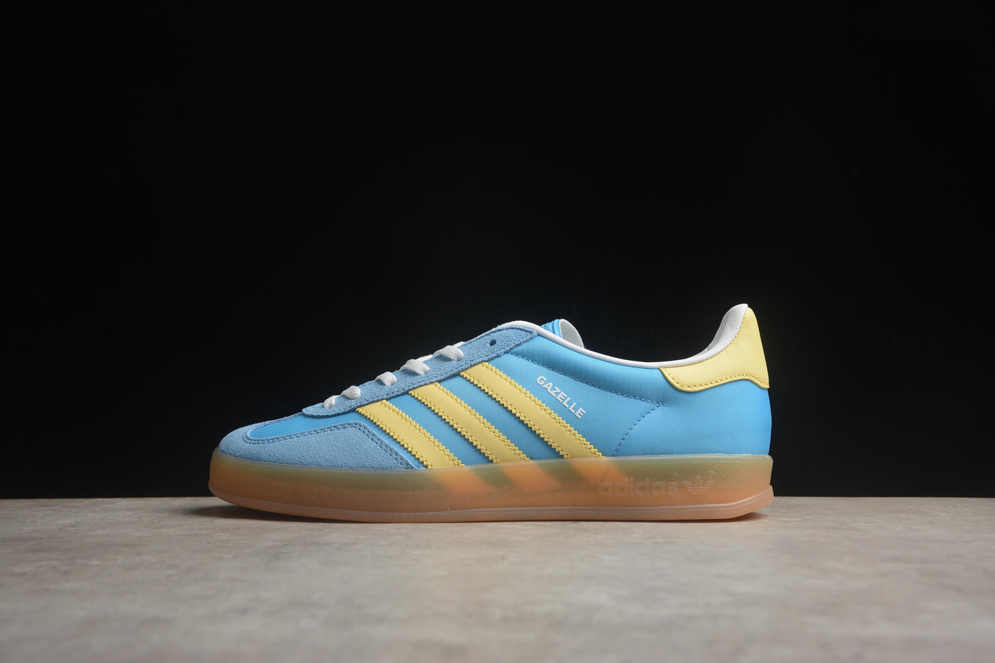 Ad Gazelle Indoor IE2960