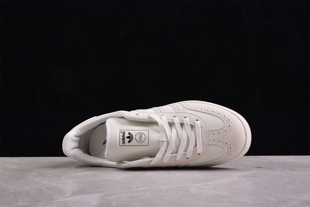 Ad Gazelle Indoor IE8407