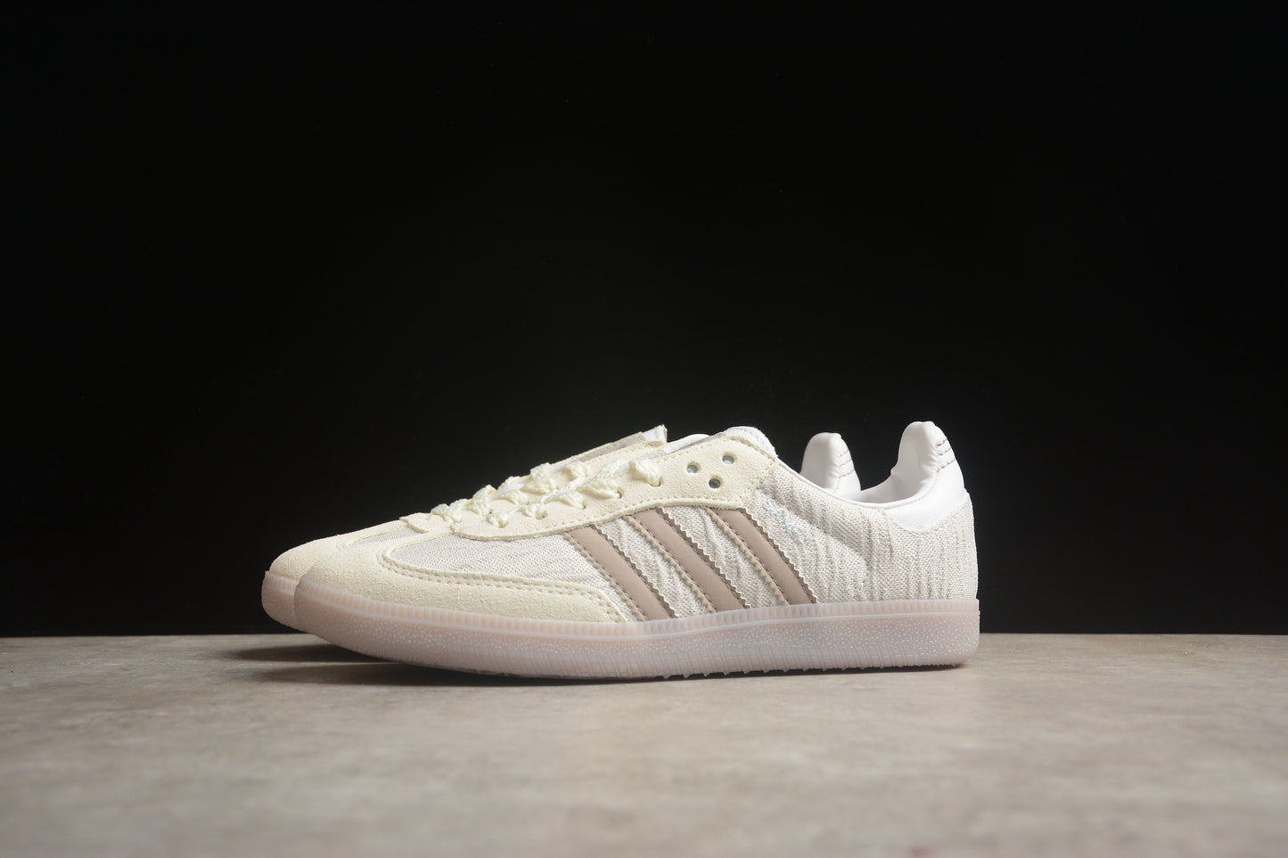Ad Gazelle Indoor JP5674