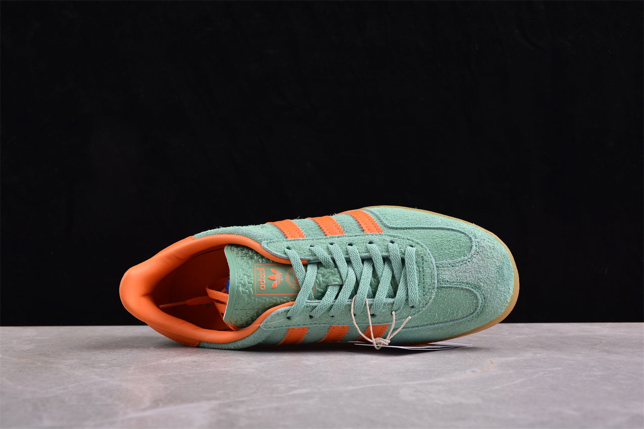 Ad Gazelle Indoor HQ8714