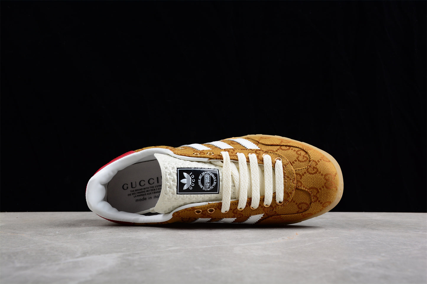 Ad x Gucci Gazelle 207162