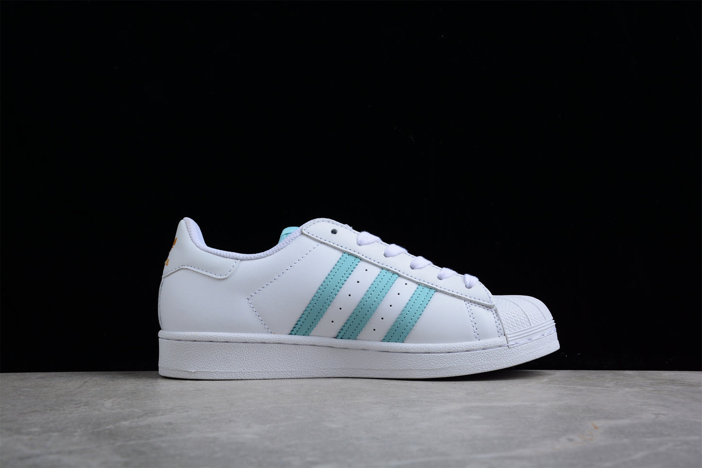 Adidas Superstar