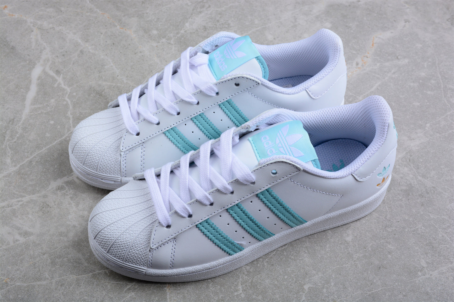 Adidas Superstar