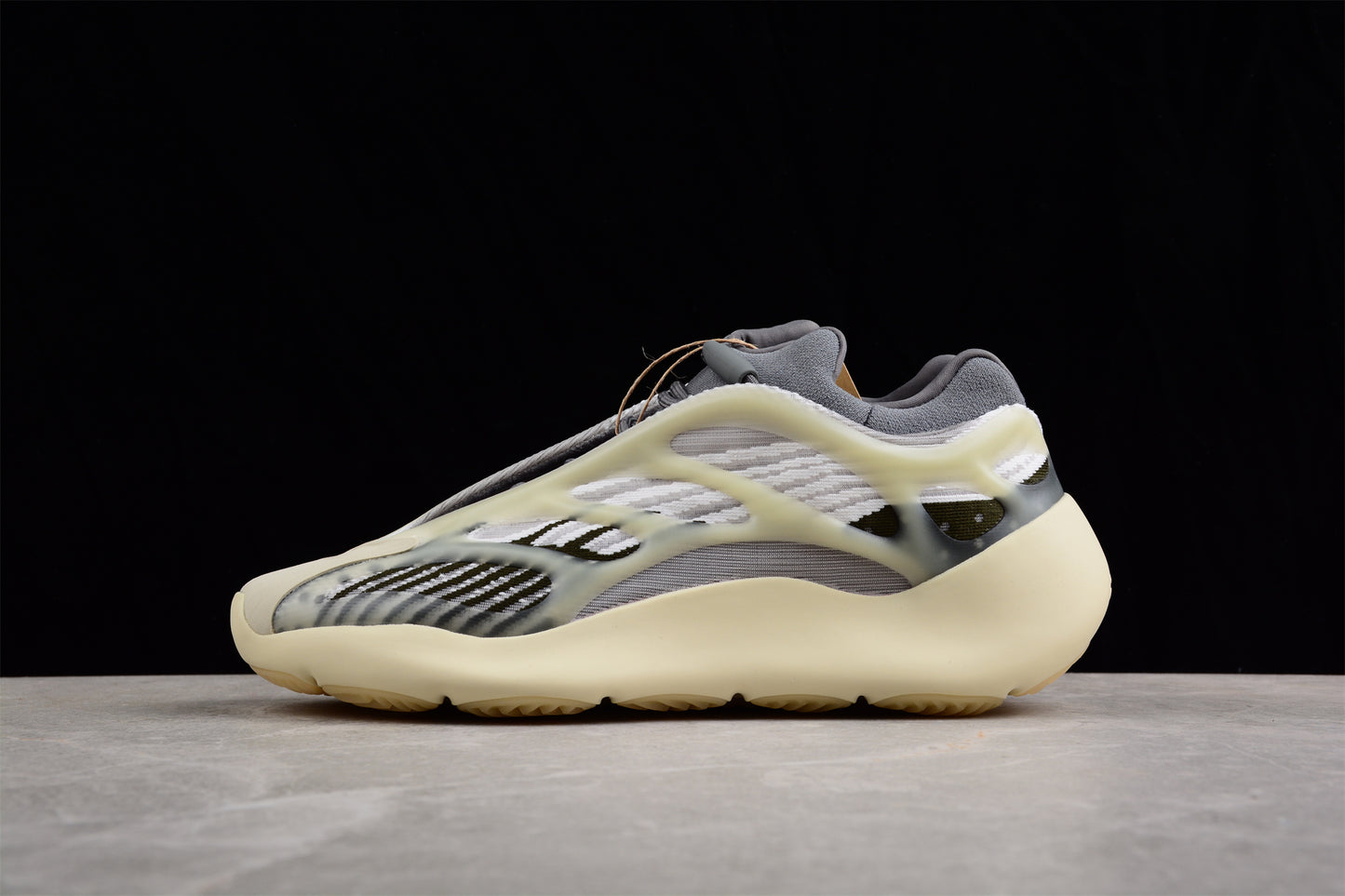 Adidas Yeezy 700 V3 Fade Salt