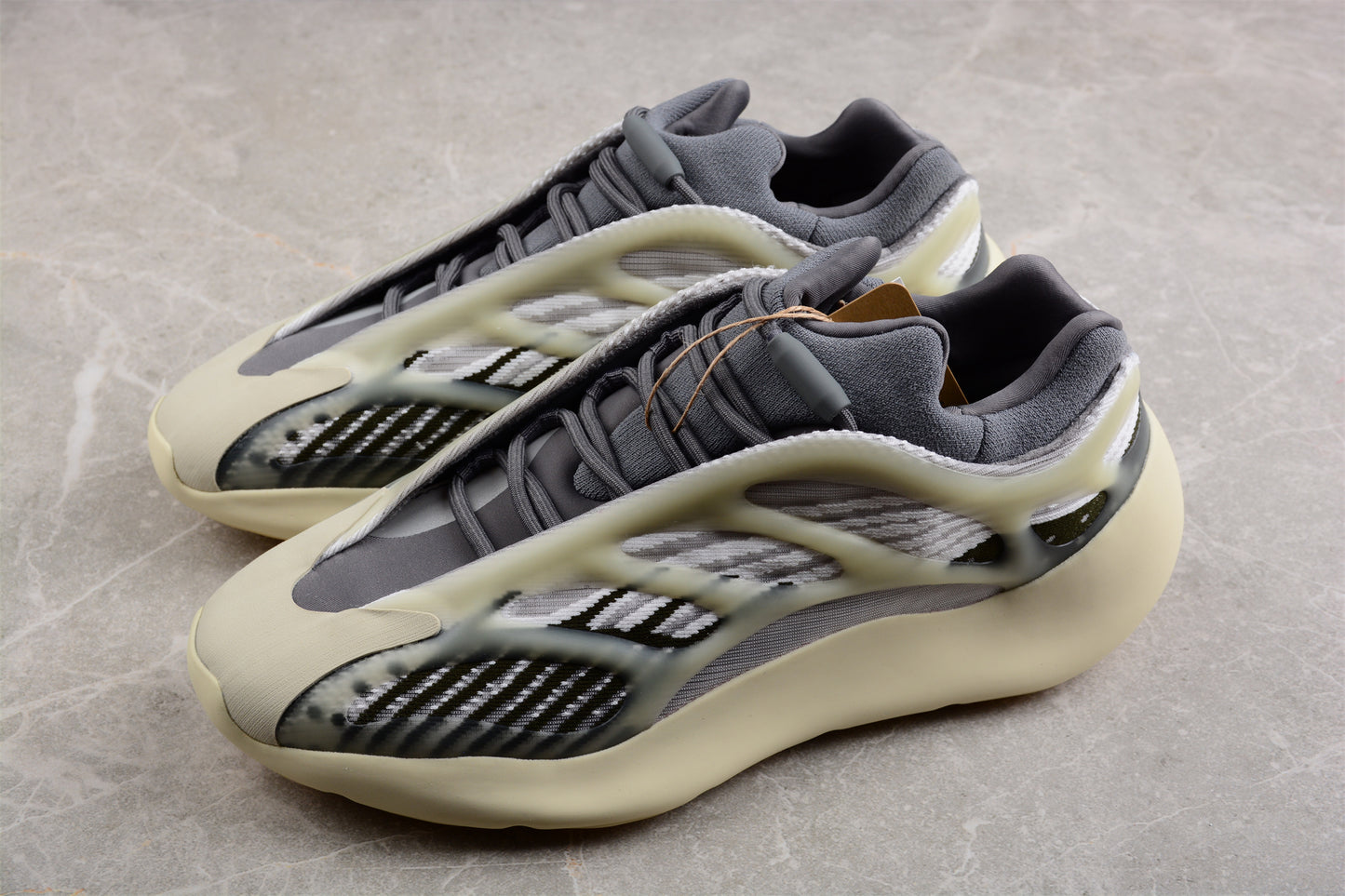 Adidas Yeezy 700 V3 Fade Salt