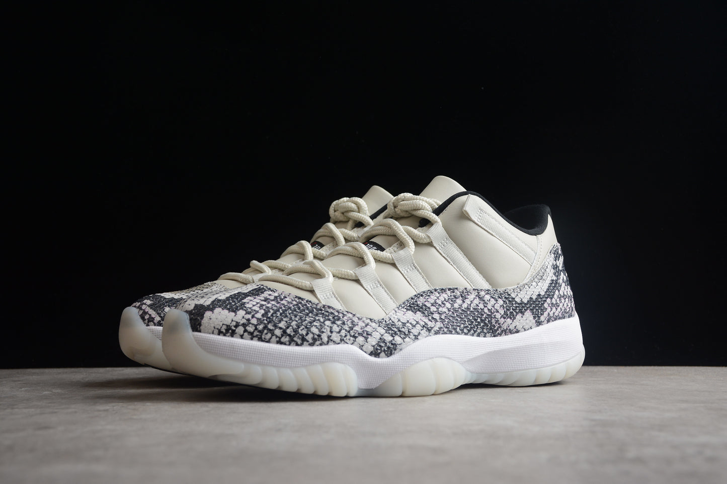 Air Jordan 11 Retro Low " Pure Violet " AJ11 CD6846-002
