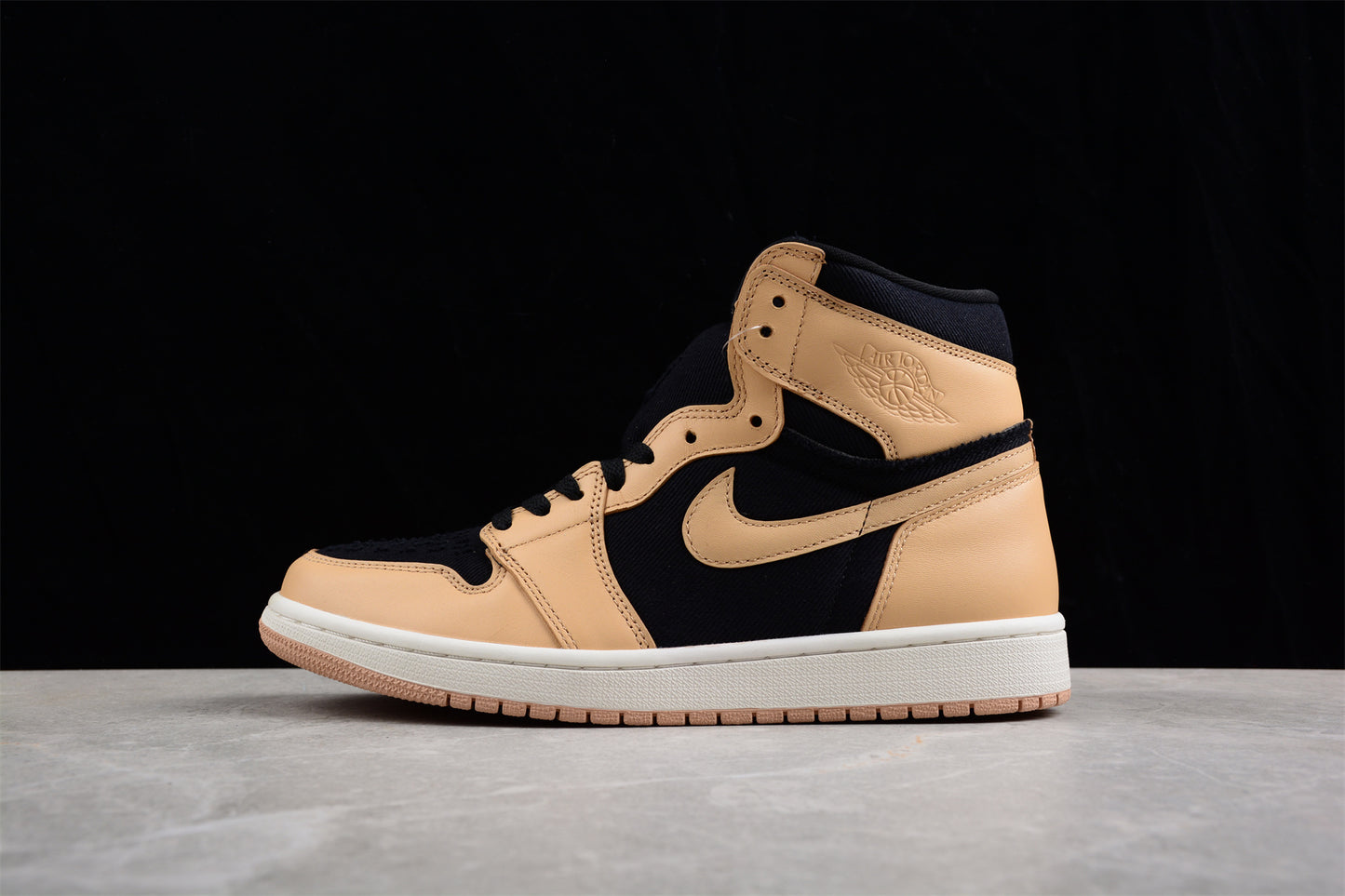 Air Jordan 1 "Heirloom" AJ1 555088-202