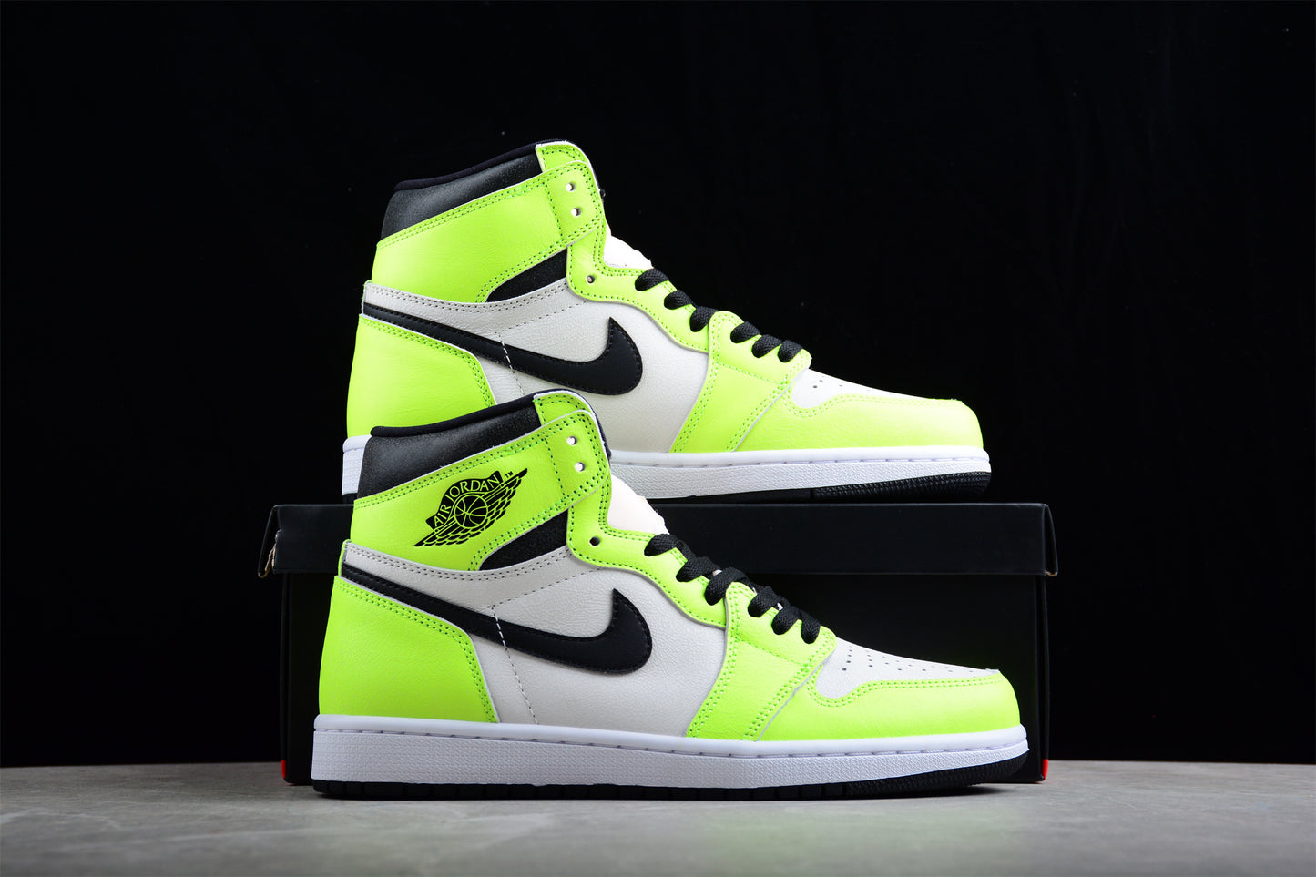 Air Jordan 1 High OG "Volt" AJ1 555088-702