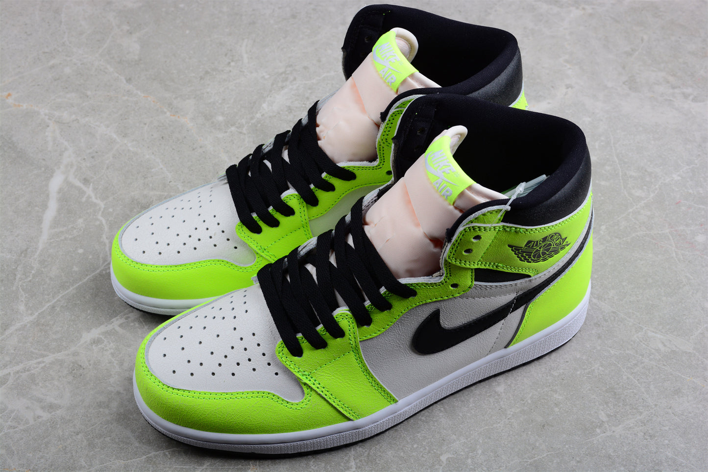 Air Jordan 1 High OG "Volt" AJ1 555088-702