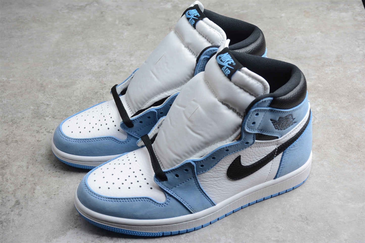 Air Jordan 1 " University Blue " R28 555088-134