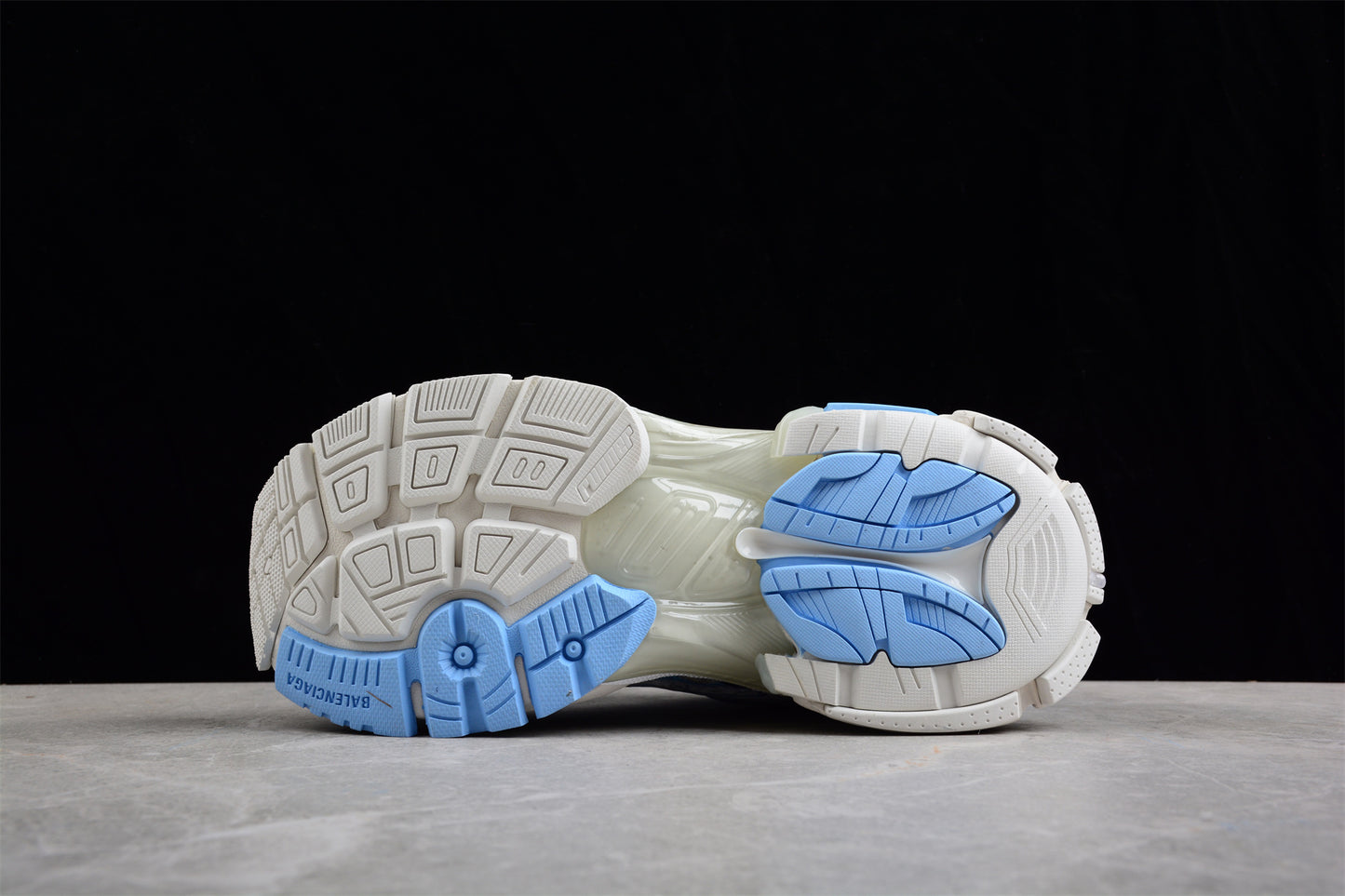 Balenciaga Runner Kith Four.Color 7.0 21ss W3RB29744