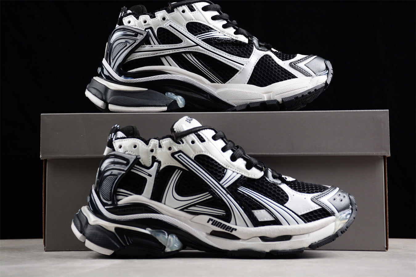 Balenciaga Runner Kith Four.Color 7.0 21ss W3RNY0120
