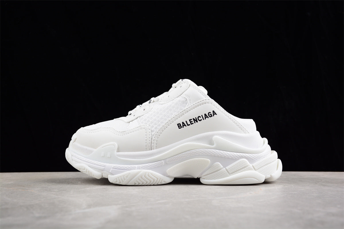 Balenciaga Triple S Sneaker W2F50125