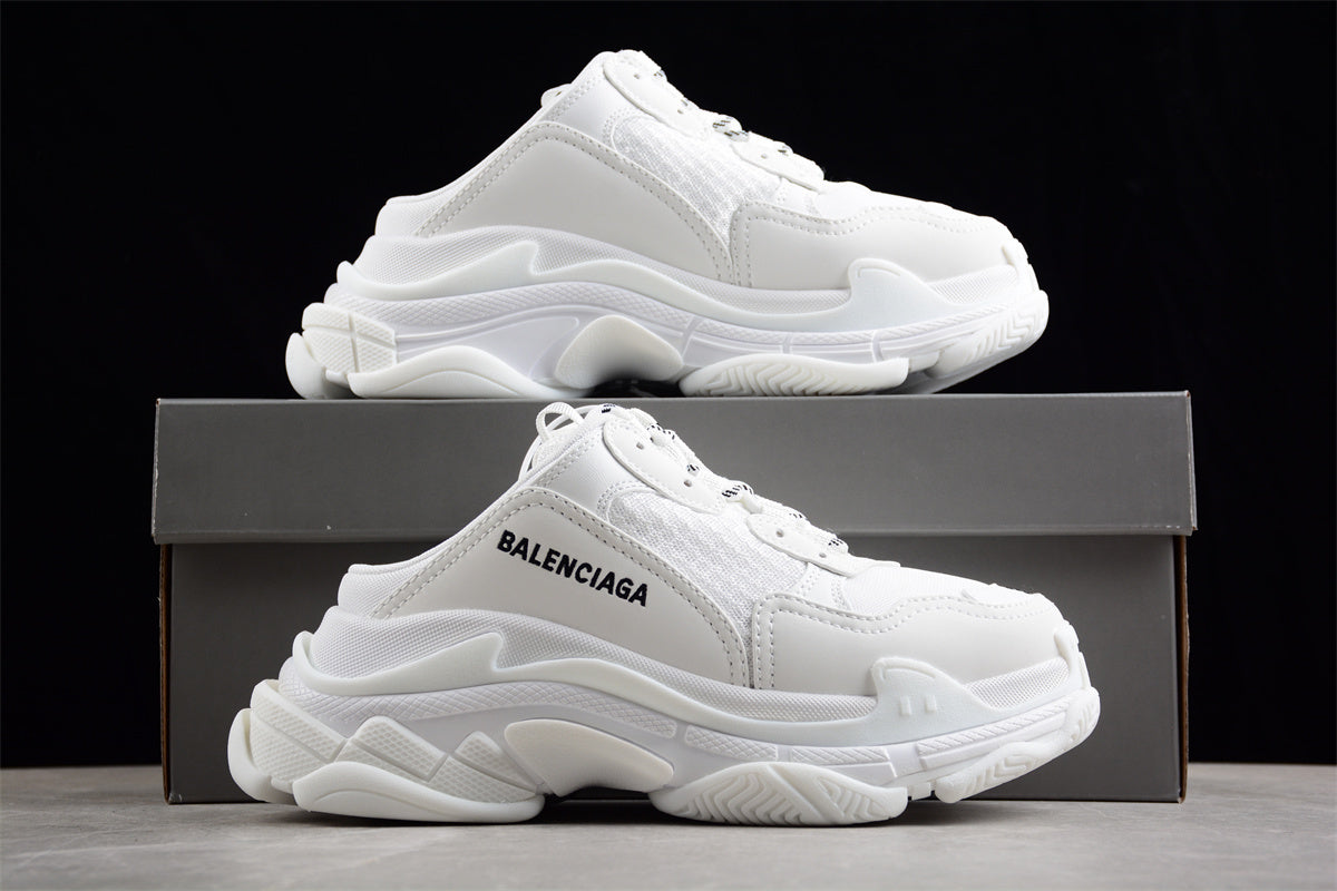 Balenciaga Triple S Sneaker W2F50125