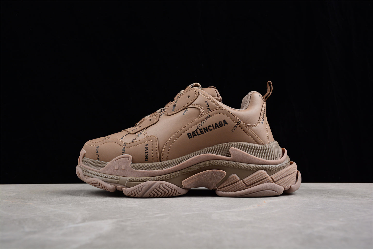 Balenciaga Triple S Sneaker W2FA19911