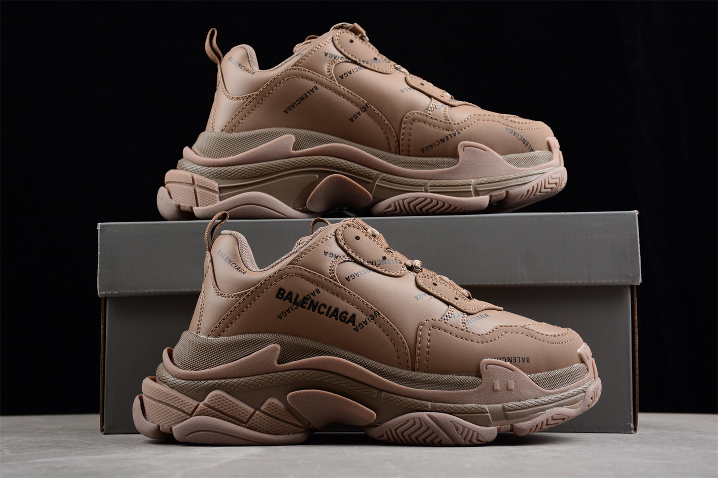Balenciaga Triple S Sneaker W2FA19911
