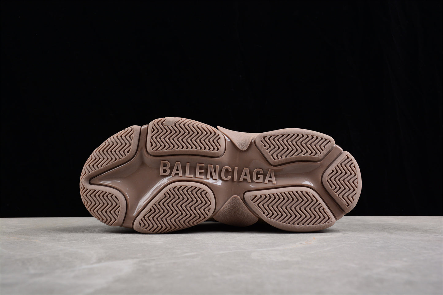 Balenciaga Triple S Sneaker W2FA19911