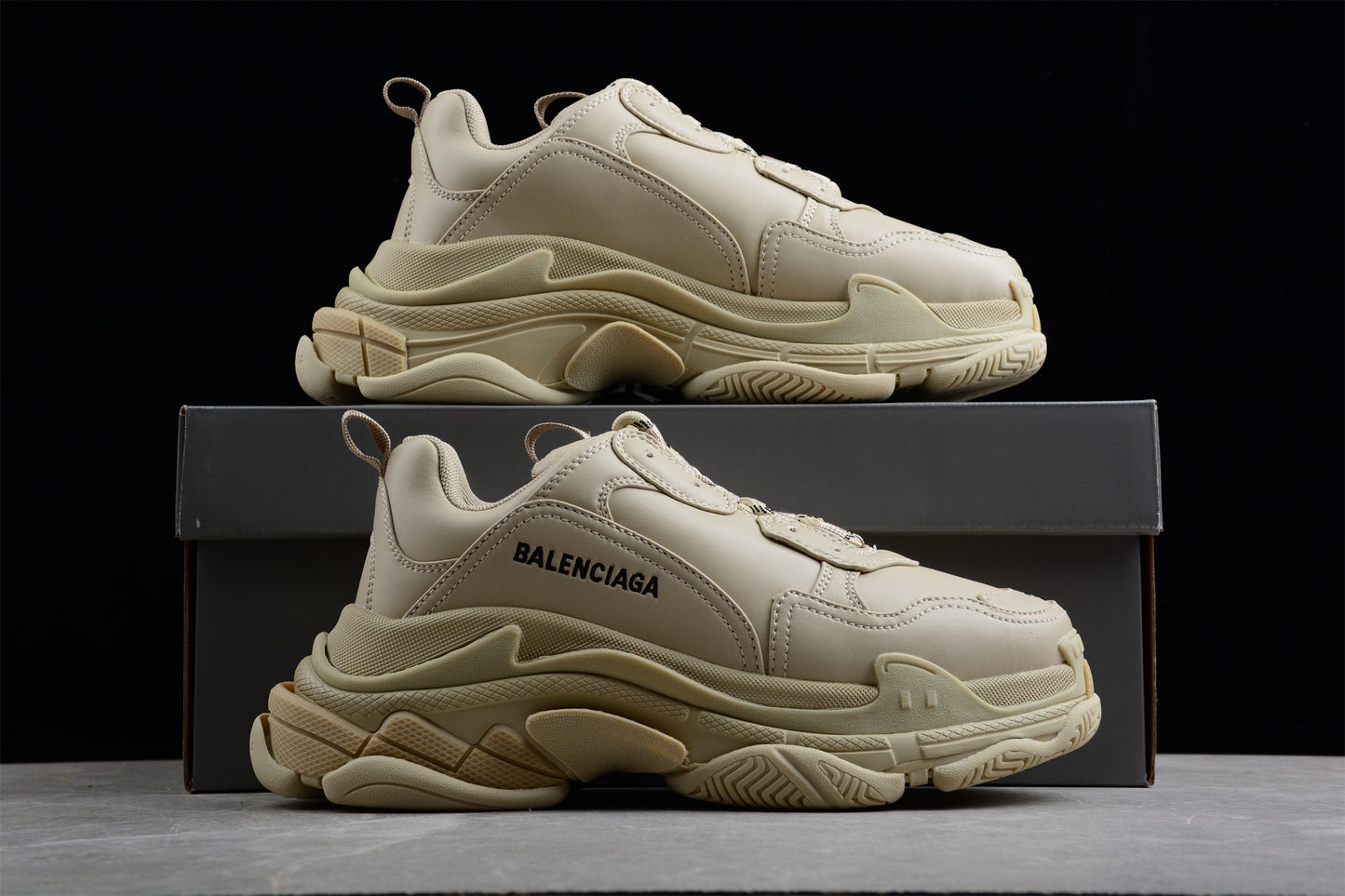 Balenciaga Triple S W2FA59700